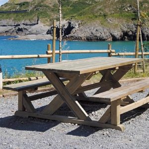 TABLE PIQUE NIQUE CROIX