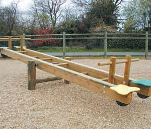 Balançoire à bascule double pour aire de jeux