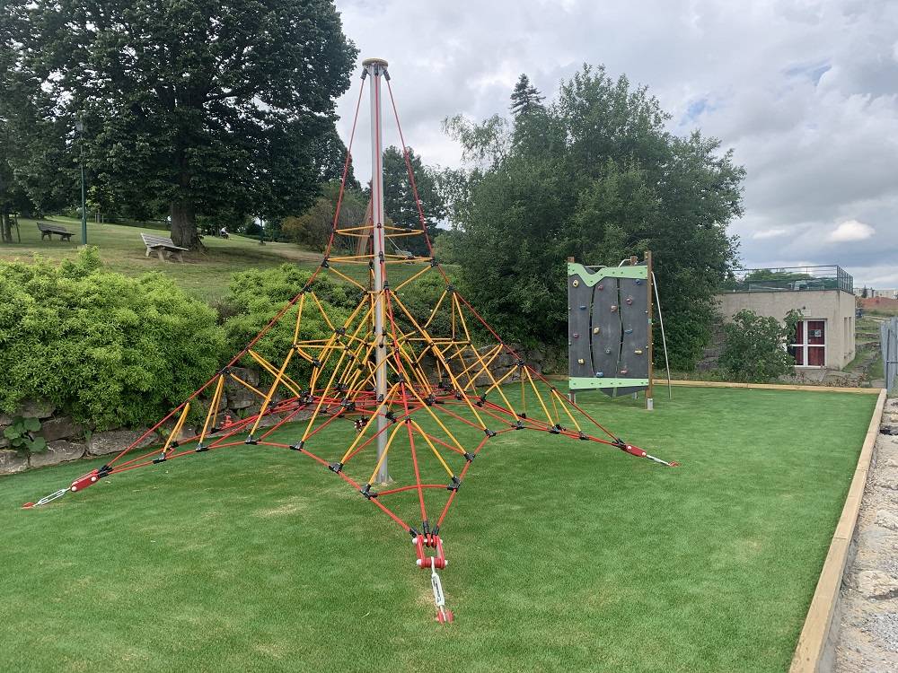 PYRAMIDE DE CORDES