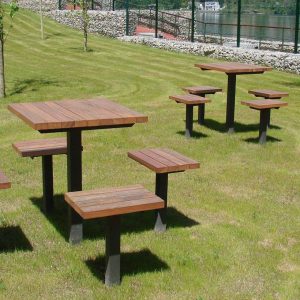 TABLE HAUTE & TABOURETS PARQUE